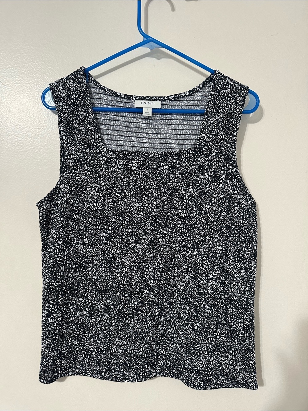 ON & ON Black and White Speckled Square Neck Tank